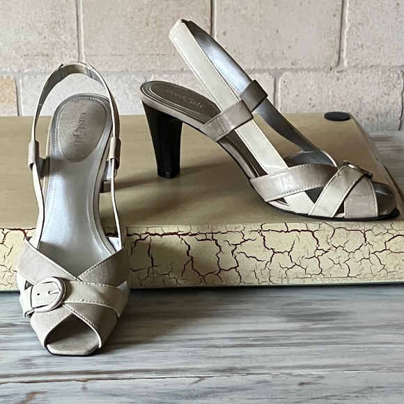 Slingback Heels Pumps Cream Size 7.5 - Picture 5 of 17